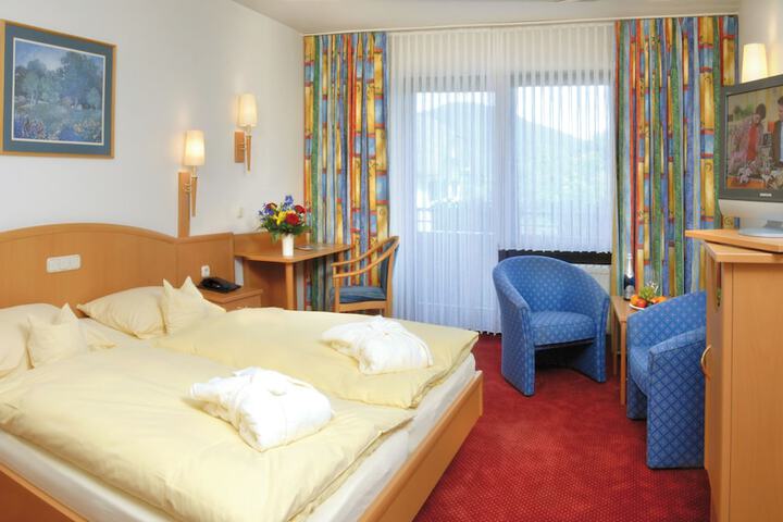 Room 6 of 44
