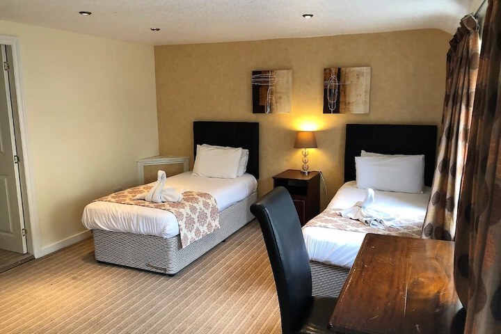 Room 6 of 45