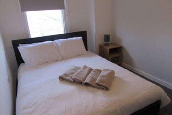 Room 25 of 32