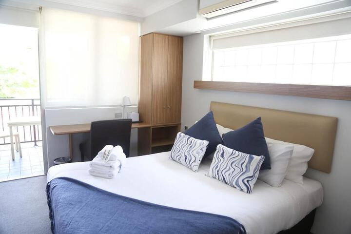 Room 10 of 40