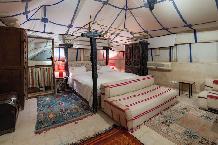 Room 72 of 138