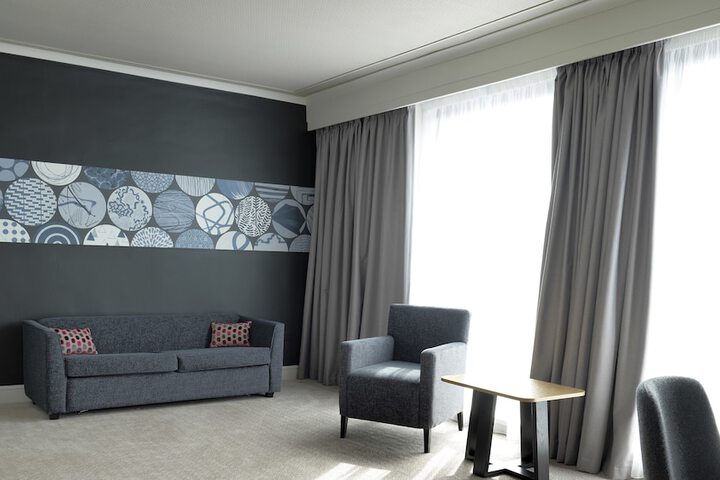 Room 10 of 137
