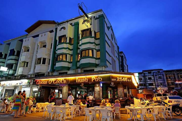 Angus OTool's Irish Pub Guesthouse