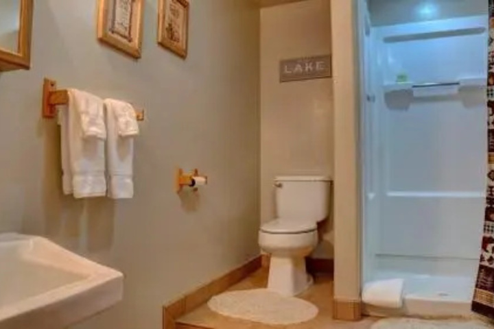 Room 8 of 14