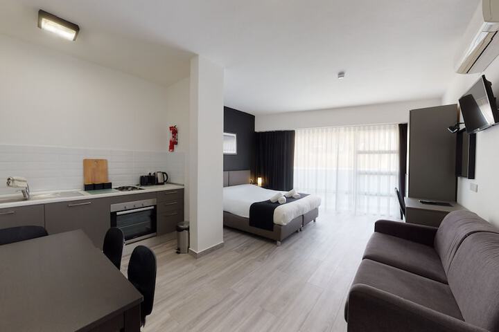 Room 10 of 65