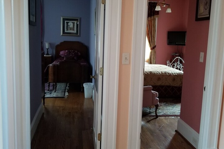 Room 11 of 32