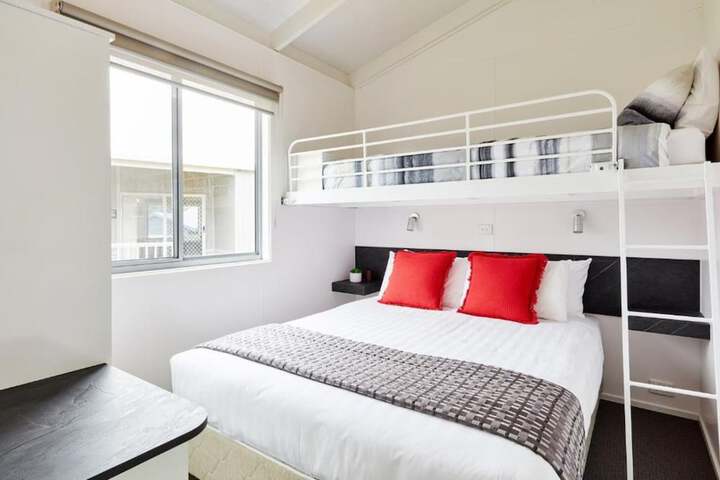 Room 26 of 100