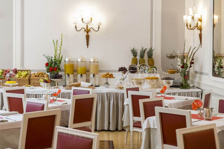 Dining 66 of 83