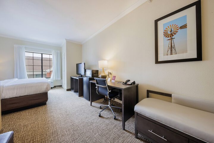 Room 8 of 37