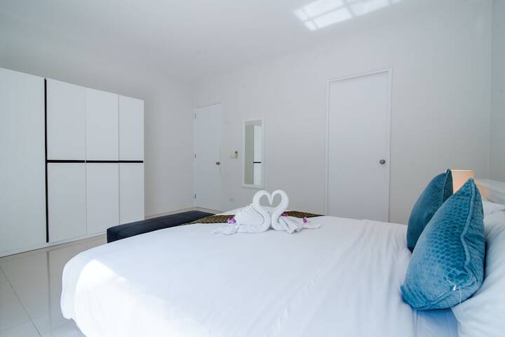 Room 17 of 164