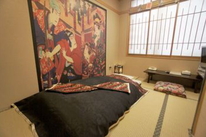 Room 7 of 24