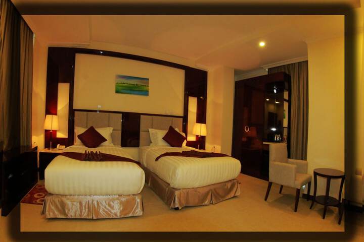 Room 34 of 103