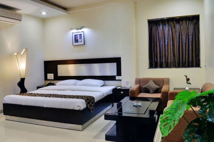 Room 5 of 30