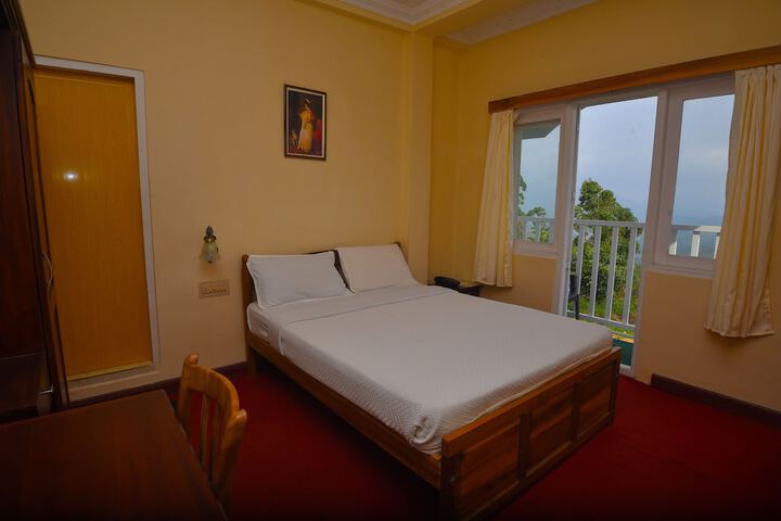 Room 20 of 38