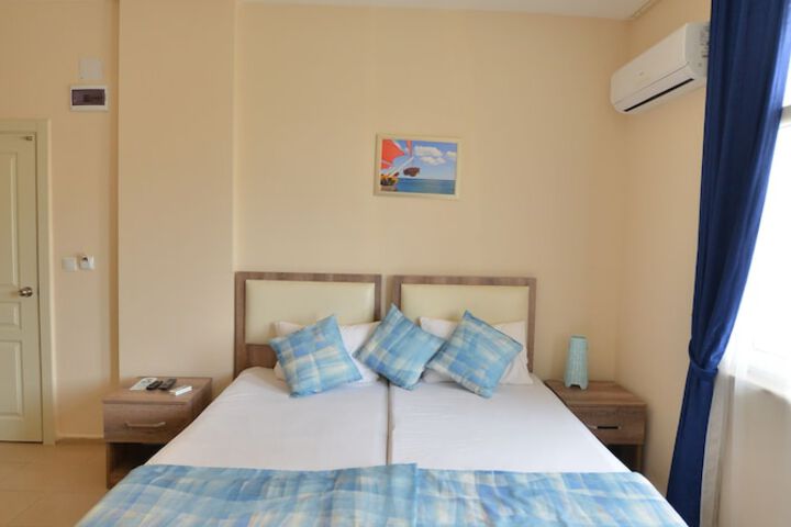 Room 4 of 44