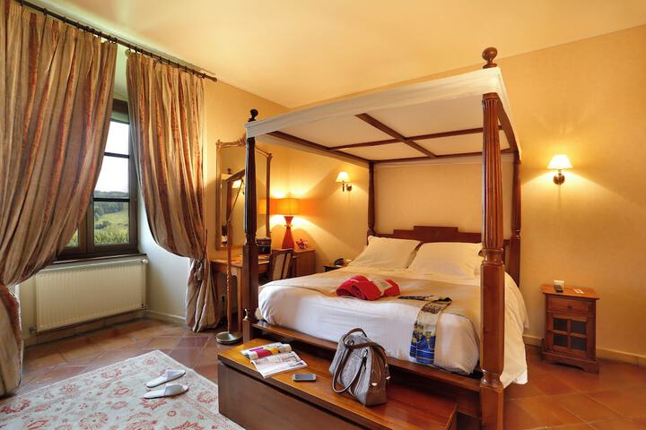 Room 8 of 58