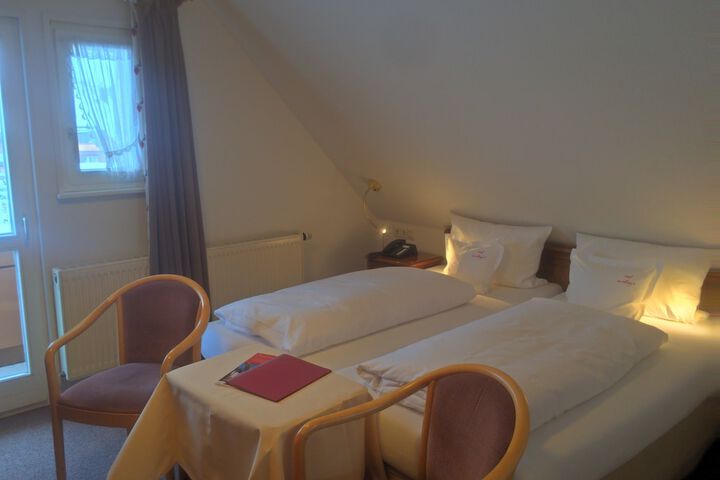 Room 7 of 24