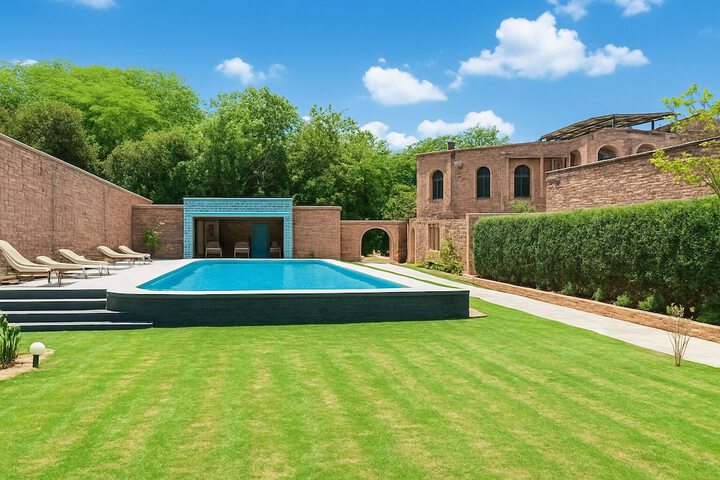 Pool 33 of 53
