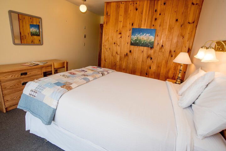 Room 5 of 32