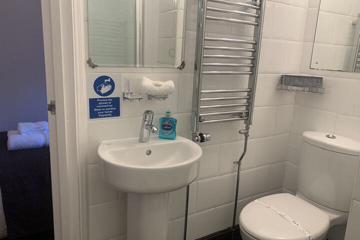 Room 18 of 65