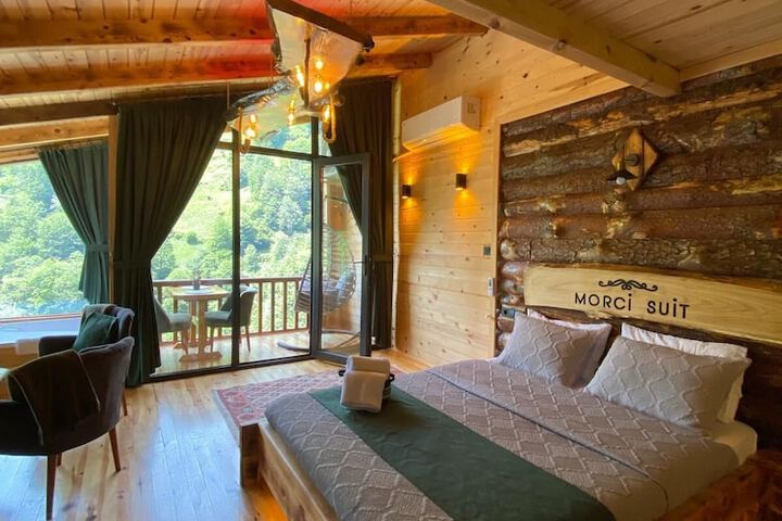 Room 2 of 28