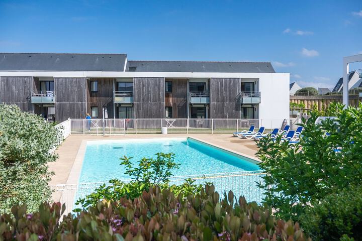 Hotel with Pool
