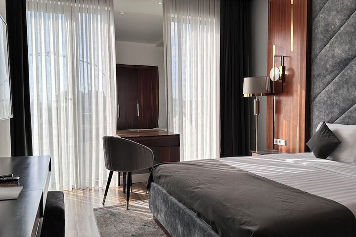 Room 20 of 38