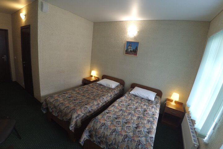 Room 8 of 19