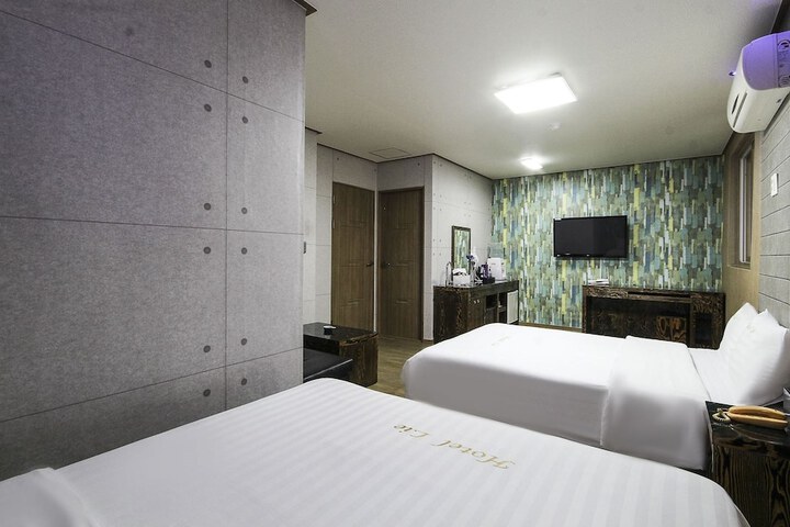 Room 19 of 57