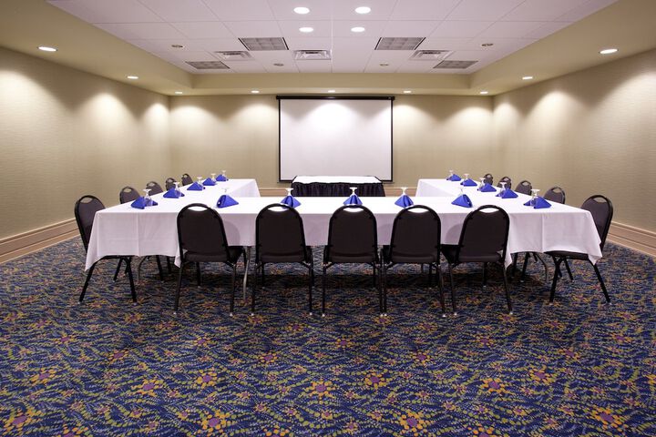 Ballroom/Hall 75 of 101