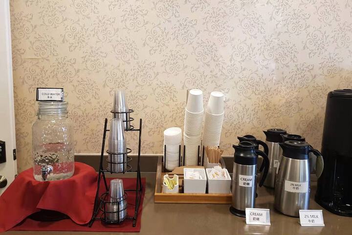 Breakfast/Coffee Service 31 of 37