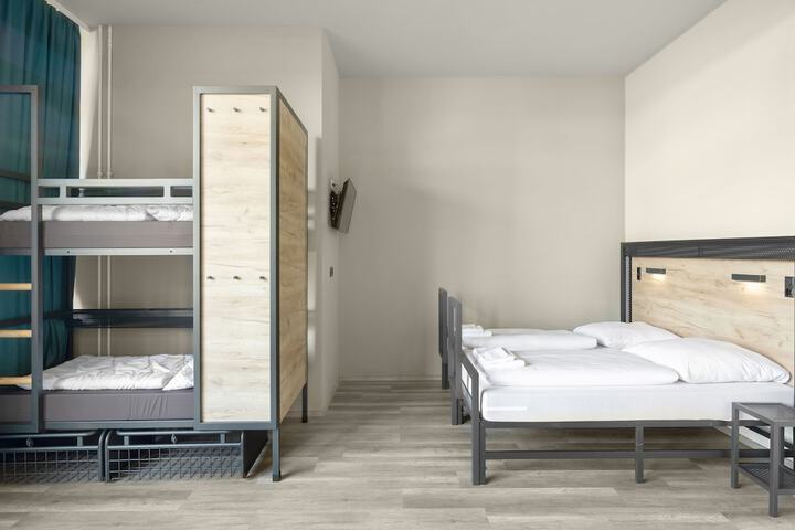 Room 13 of 43