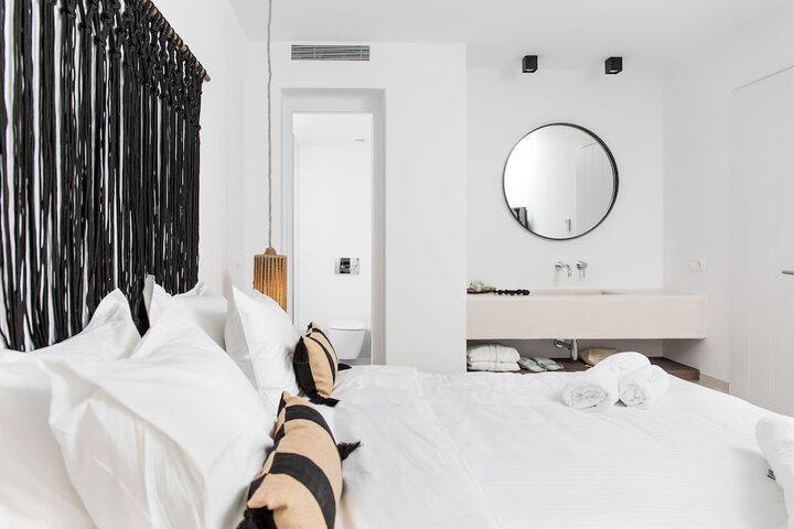 Room 11 of 173