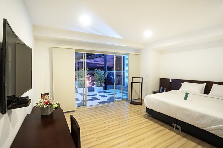 Room 7 of 28