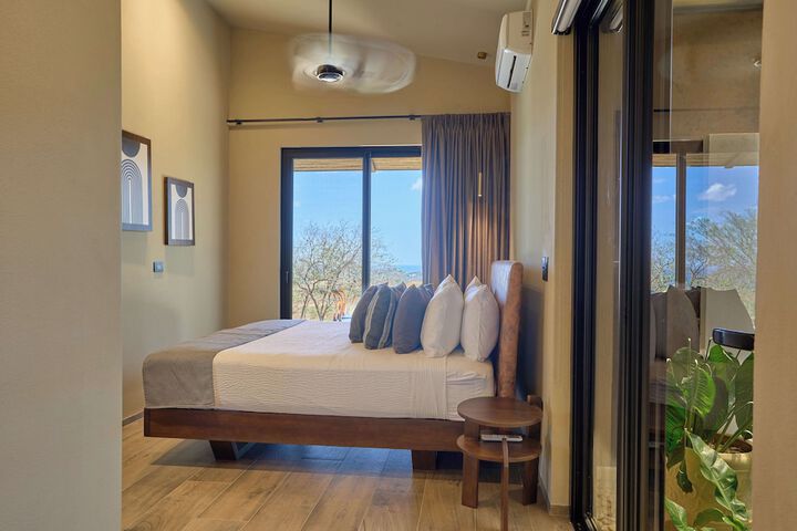 Room 32 of 134