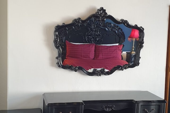 Room 12 of 28
