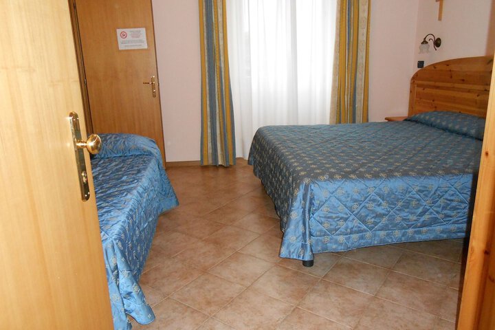 Room 7 of 70