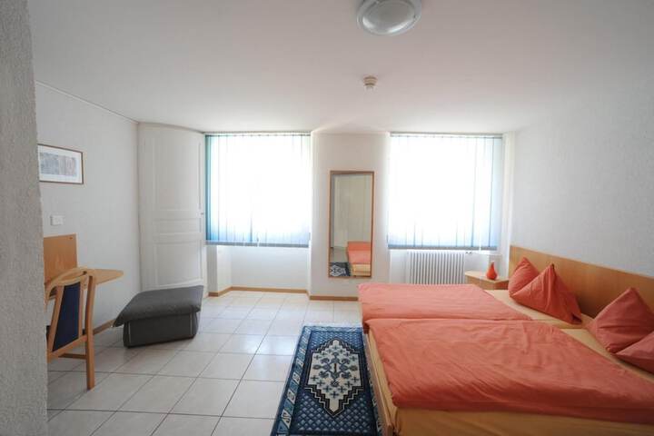 Room 15 of 32