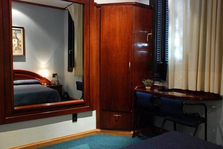 Room 43 of 110