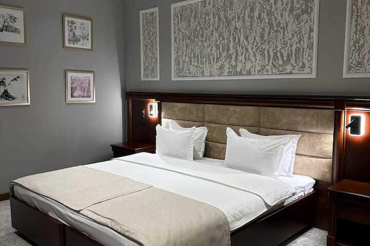 Room 7 of 28