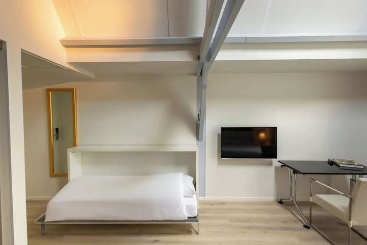 Room 11 of 29