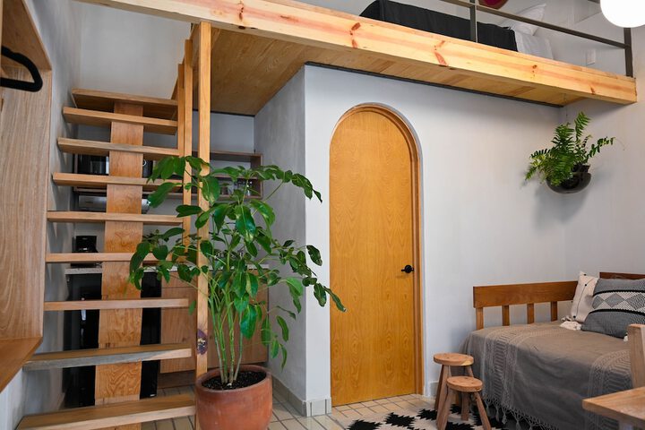 Room 15 of 48