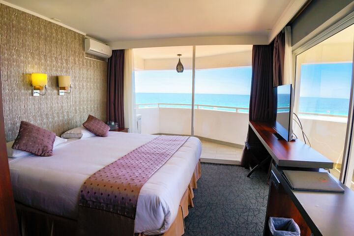 Room 5 of 15