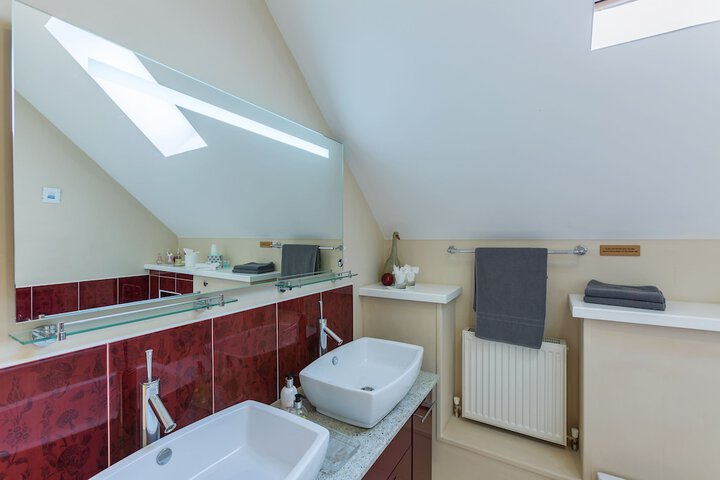 Room 8 of 30