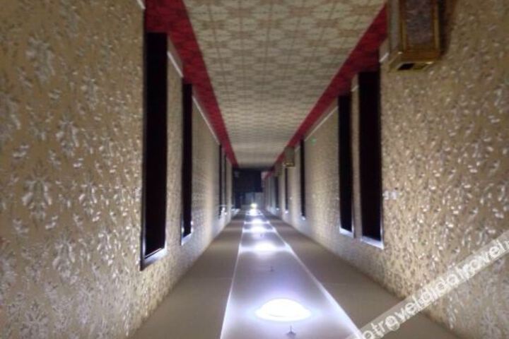 Xiangning White Rose Hotel