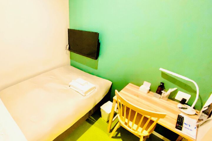 Room 10 of 24