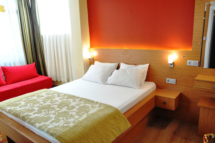 Room 16 of 112