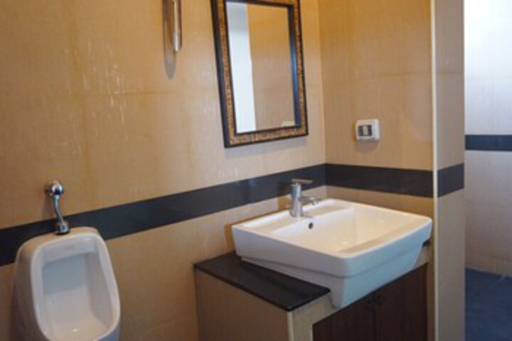 Room 3 of 42