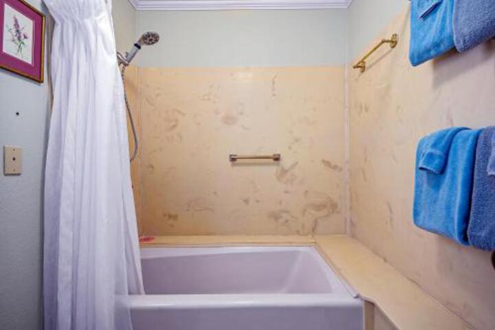 Room 25 of 25
