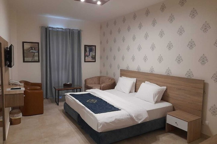 Room 5 of 29